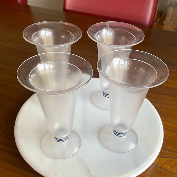 Tupperware Navy Striped Parfait Cups - Set of 4. - Picture 2 of 6
